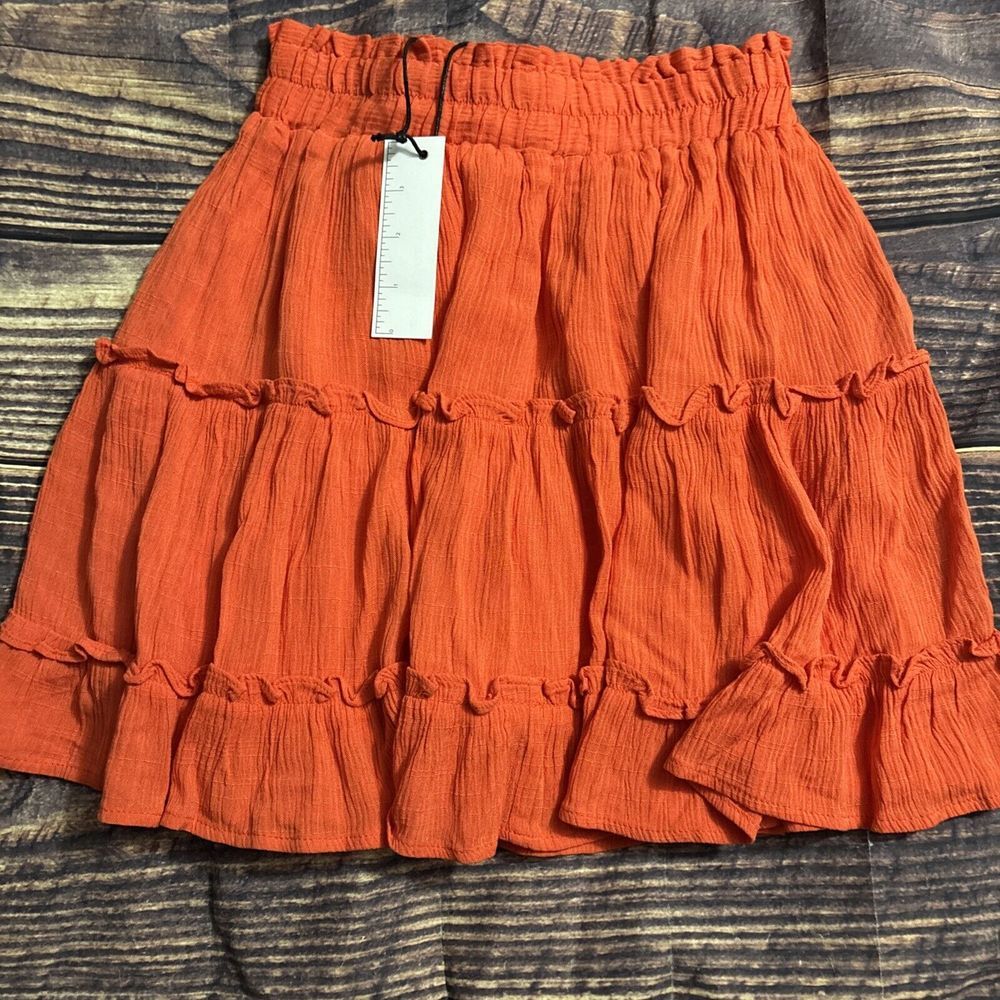 NWT Boutique Women's Tiered Skirt  Size Small Newbury Kustom Coral